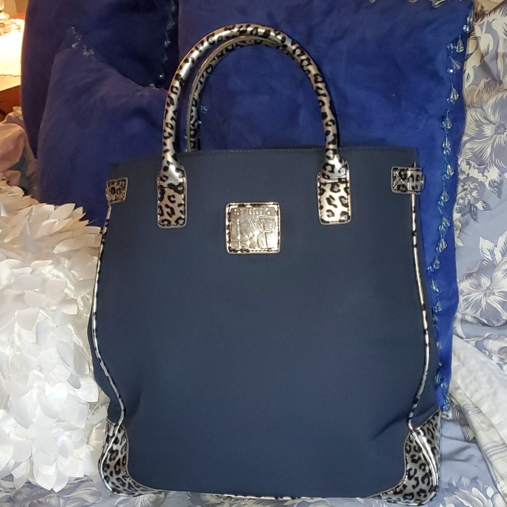 Leopard print accent Tote Bag